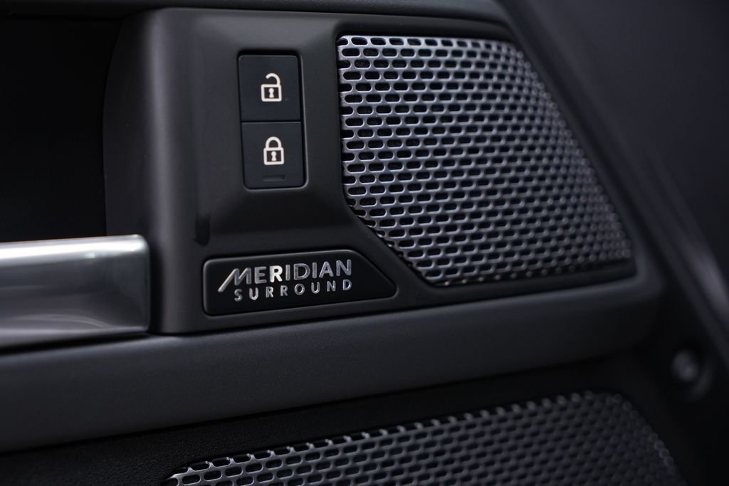 Used 2023 Gray Land Rover X image 18