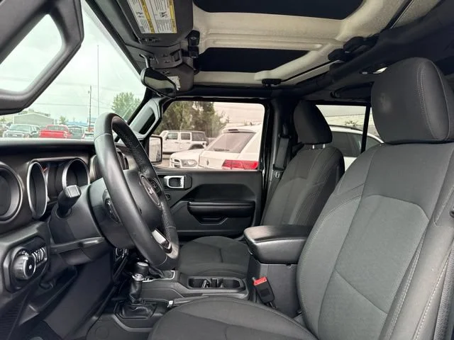 Used 2018 Black Clearcoat Jeep Sport S image 23