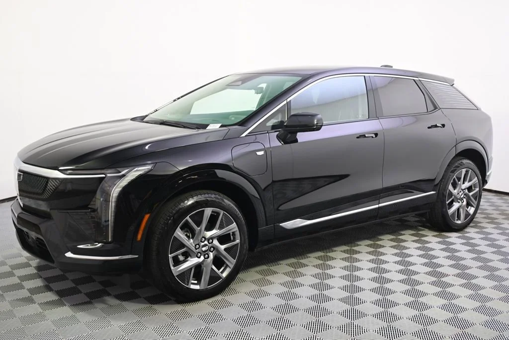Certified 2025 Cadillac OPTIQ Luxury 2 with VIN 3GYK3DMR0SS135310 for sale in Minneapolis, MN