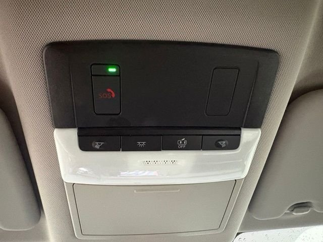 Used 2025 Beige/tan Nissan SV image 34