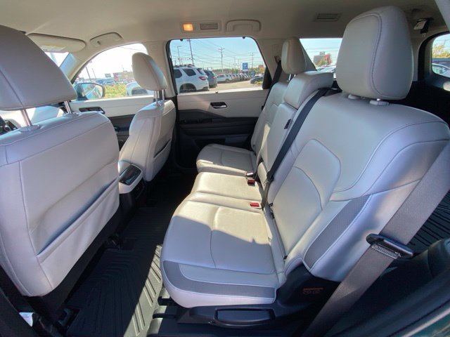 Used 2023 Green Pearl Nissan SL image 23