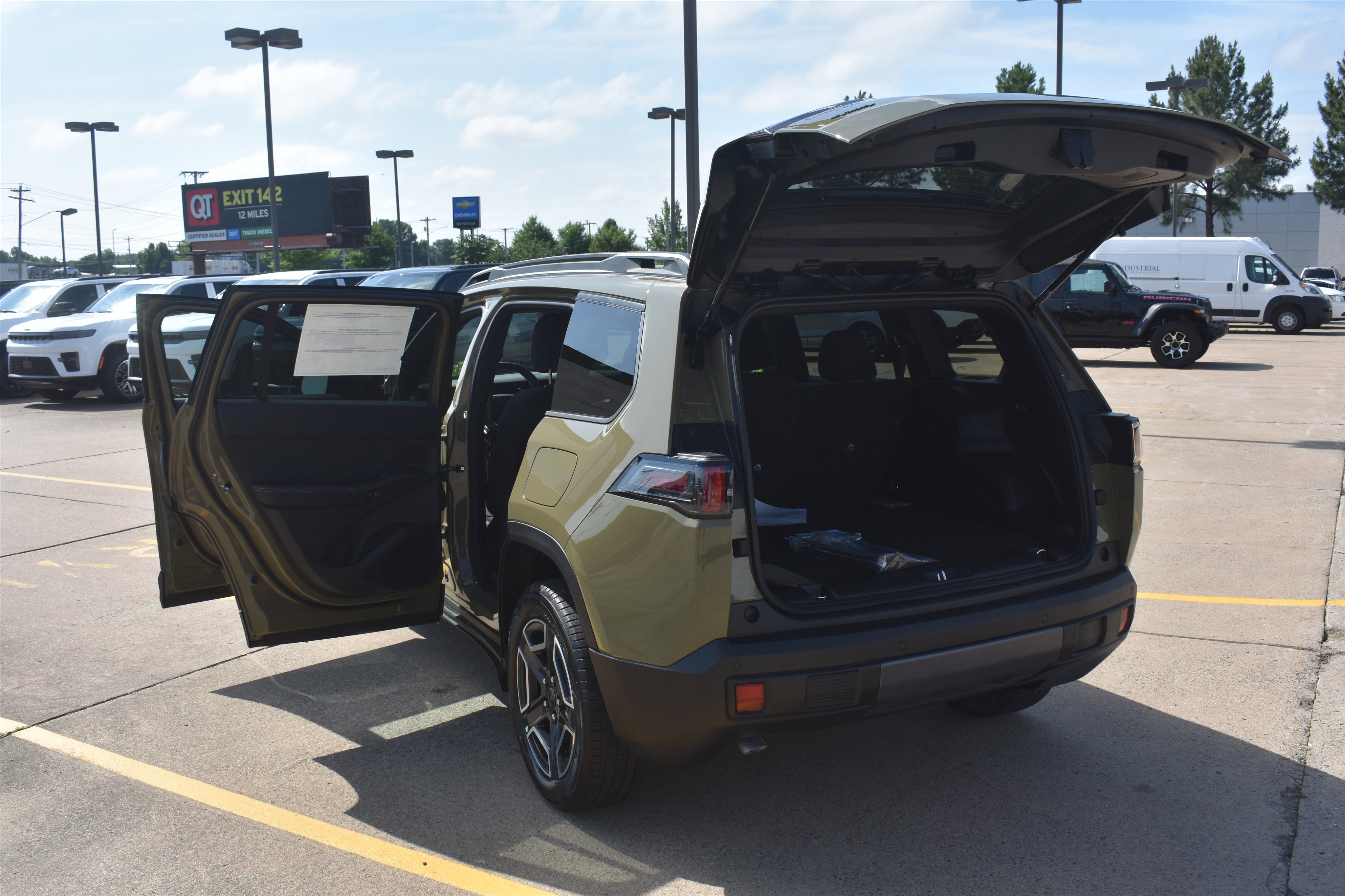 New 2026 41 Exterior Paint Jeep Laredo image 18