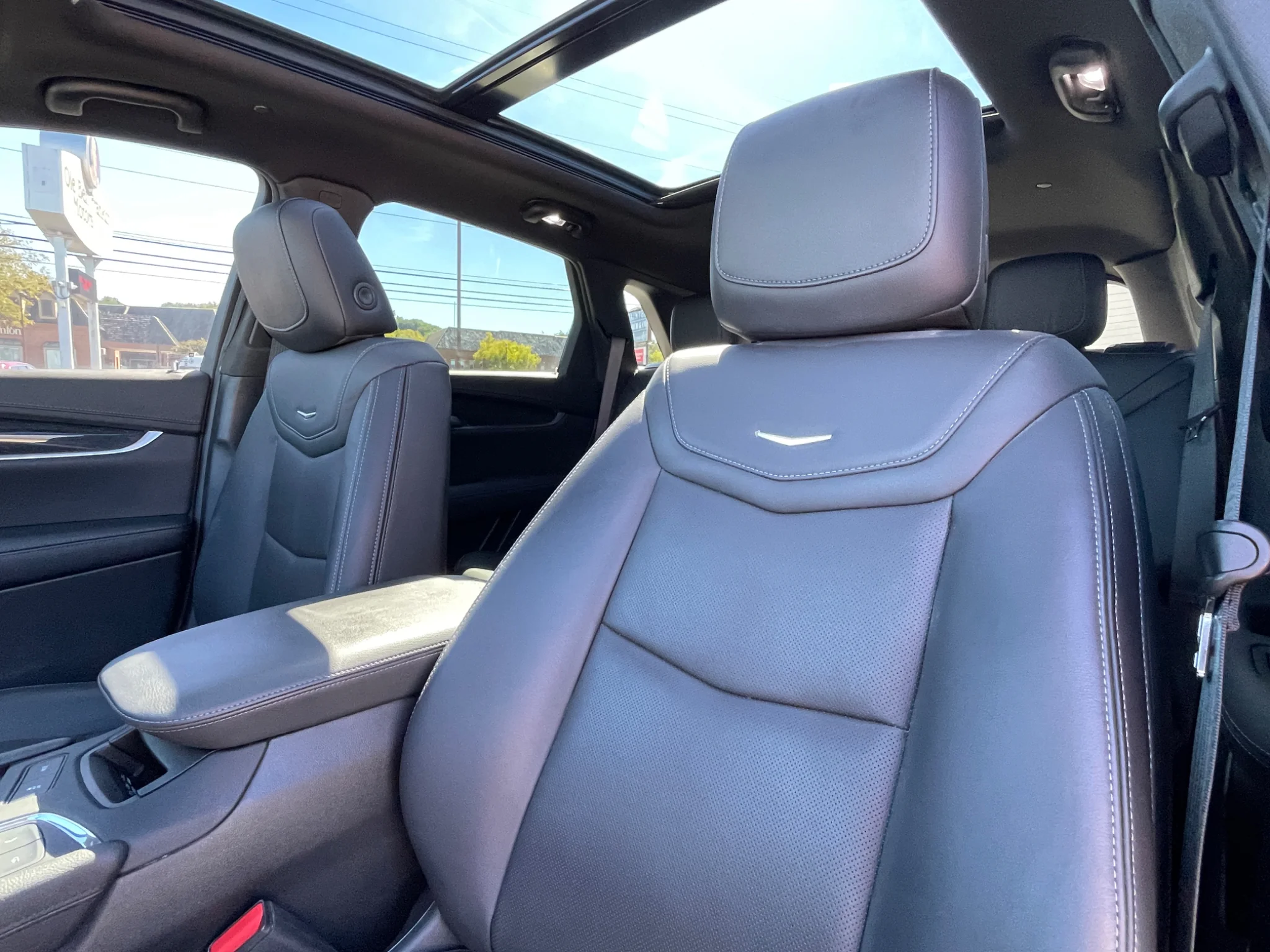 Used 2024 Crystal White Tricoat Cadillac FWD Premium Luxury image 21