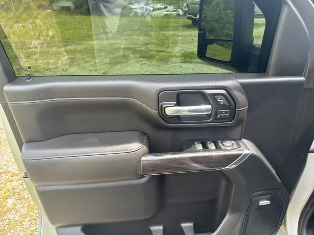 Used 2020 Silver Chevrolet LTZ image 14