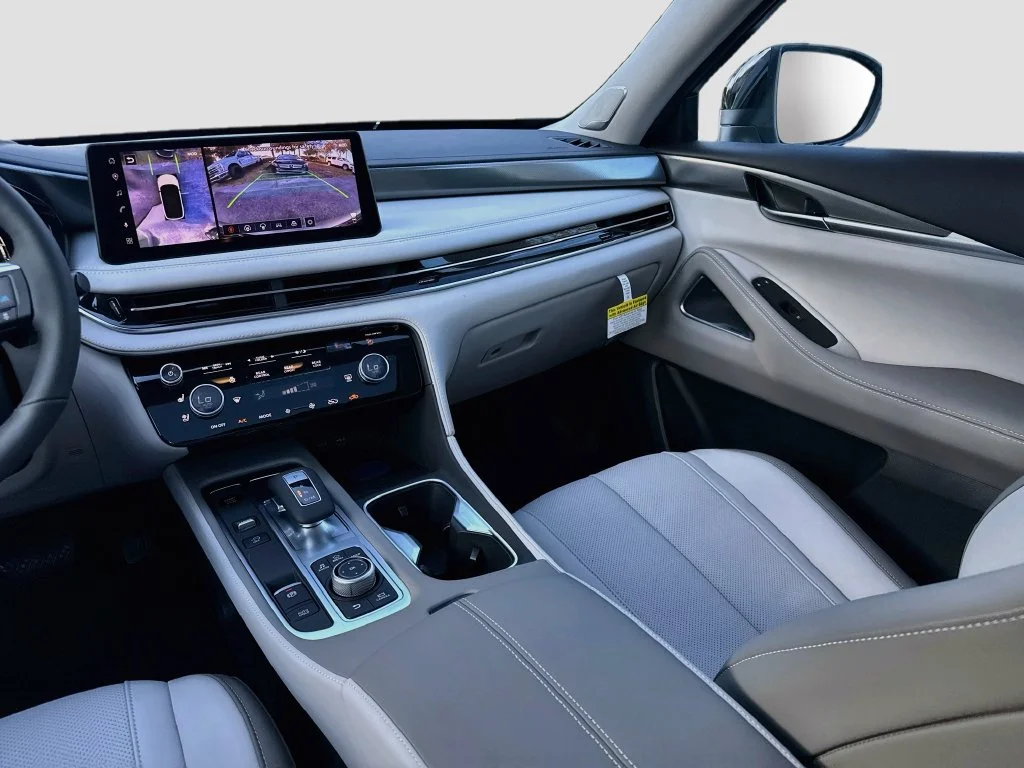 New 2027 White INFINITI LUXE image 25