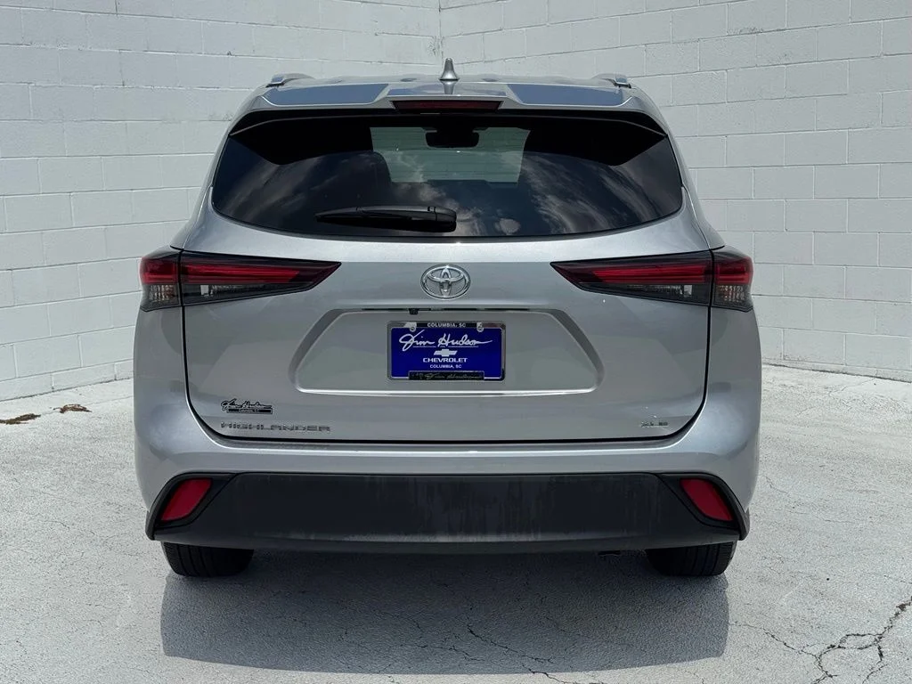 Used 2024 Silver Toyota XLE image 12