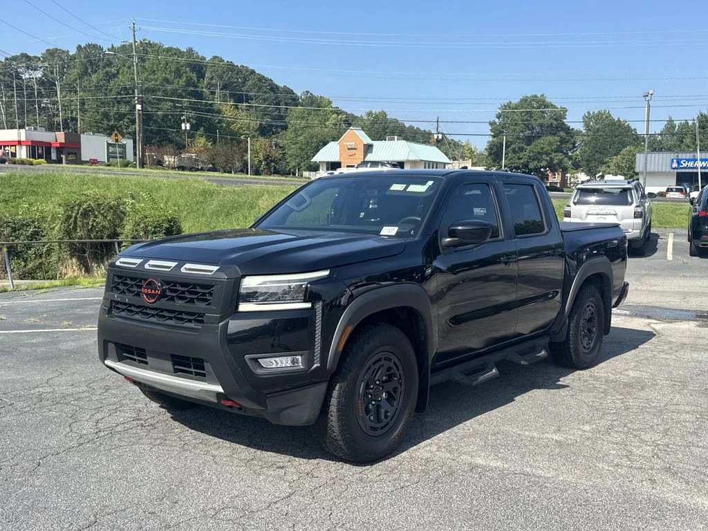 Used 2025 Black Nissan PRO-X image 3