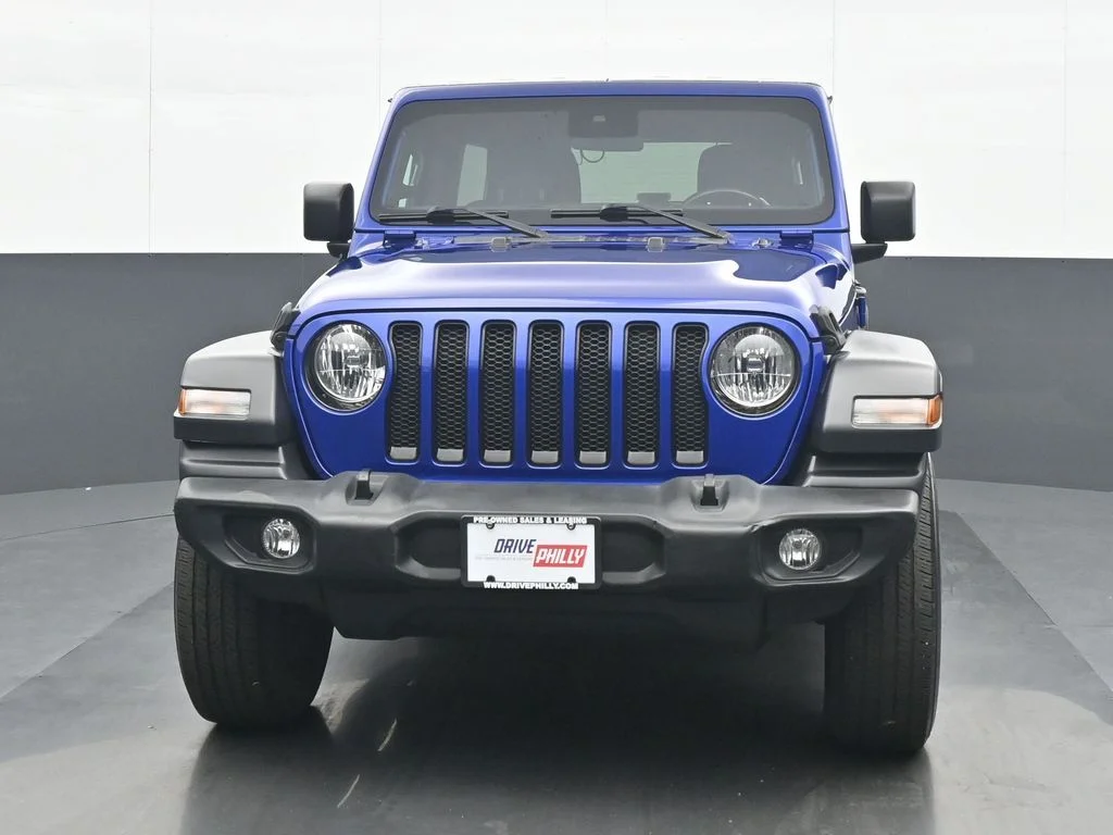Used 2020 Blue Jeep Unlimited Sport Altitude image 1