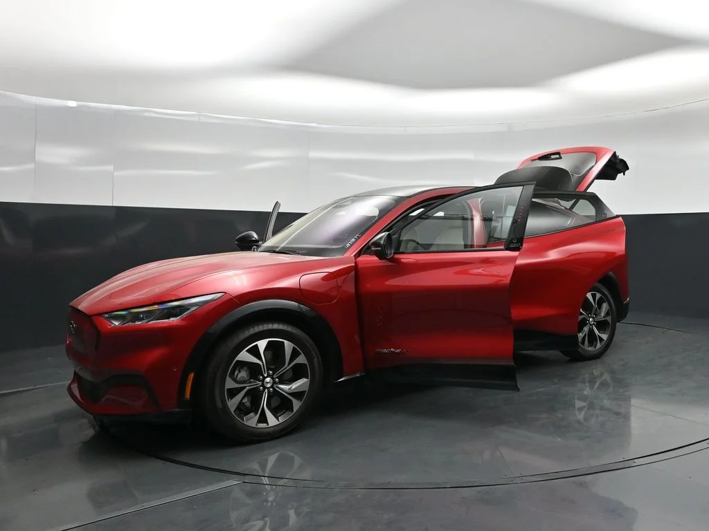 Used 2023 Red Ford Premium image 31