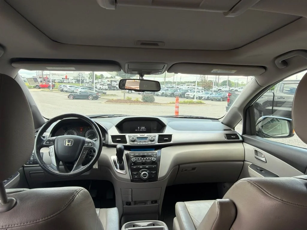 Used 2013 Silver Honda Touring image 27