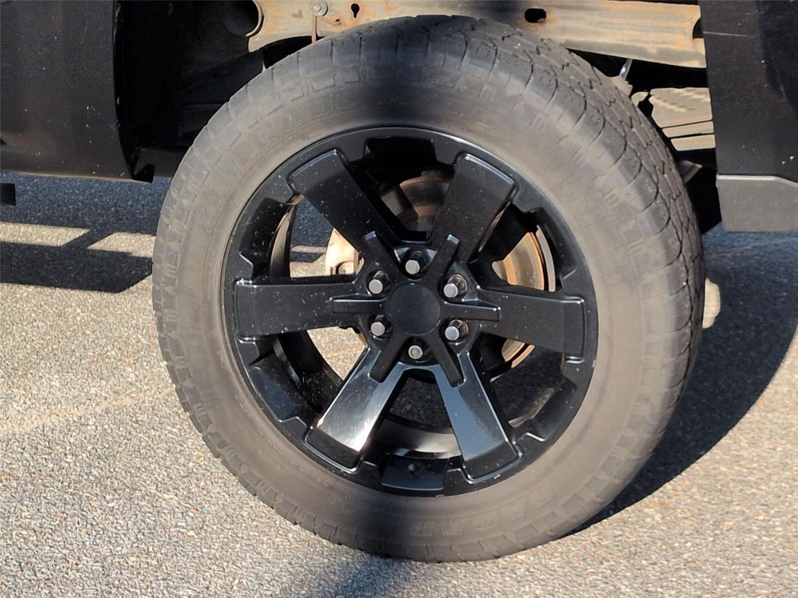 Used 2015 Black Chevrolet LT image 11