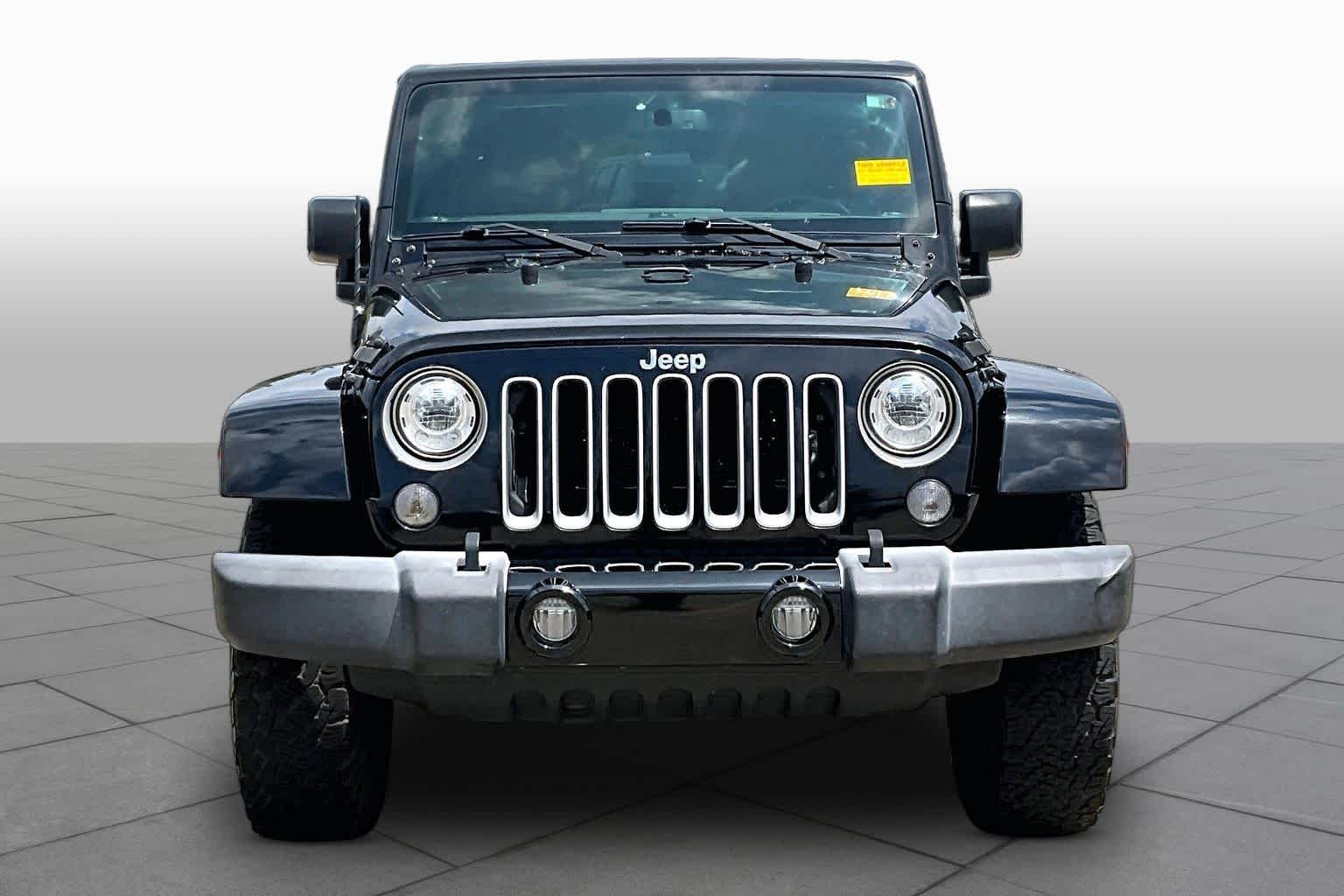 Used 2017 Black Clearcoat Jeep Sahara image 4