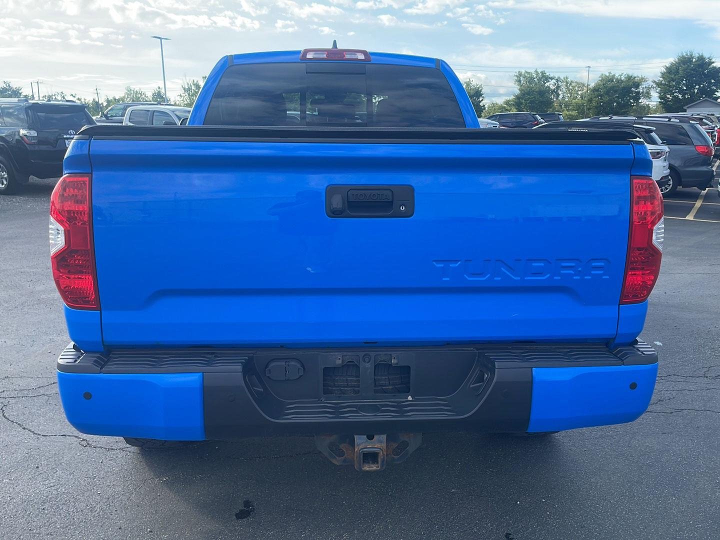 Used 2020 Voodoo Blue Toyota SR5 image 12