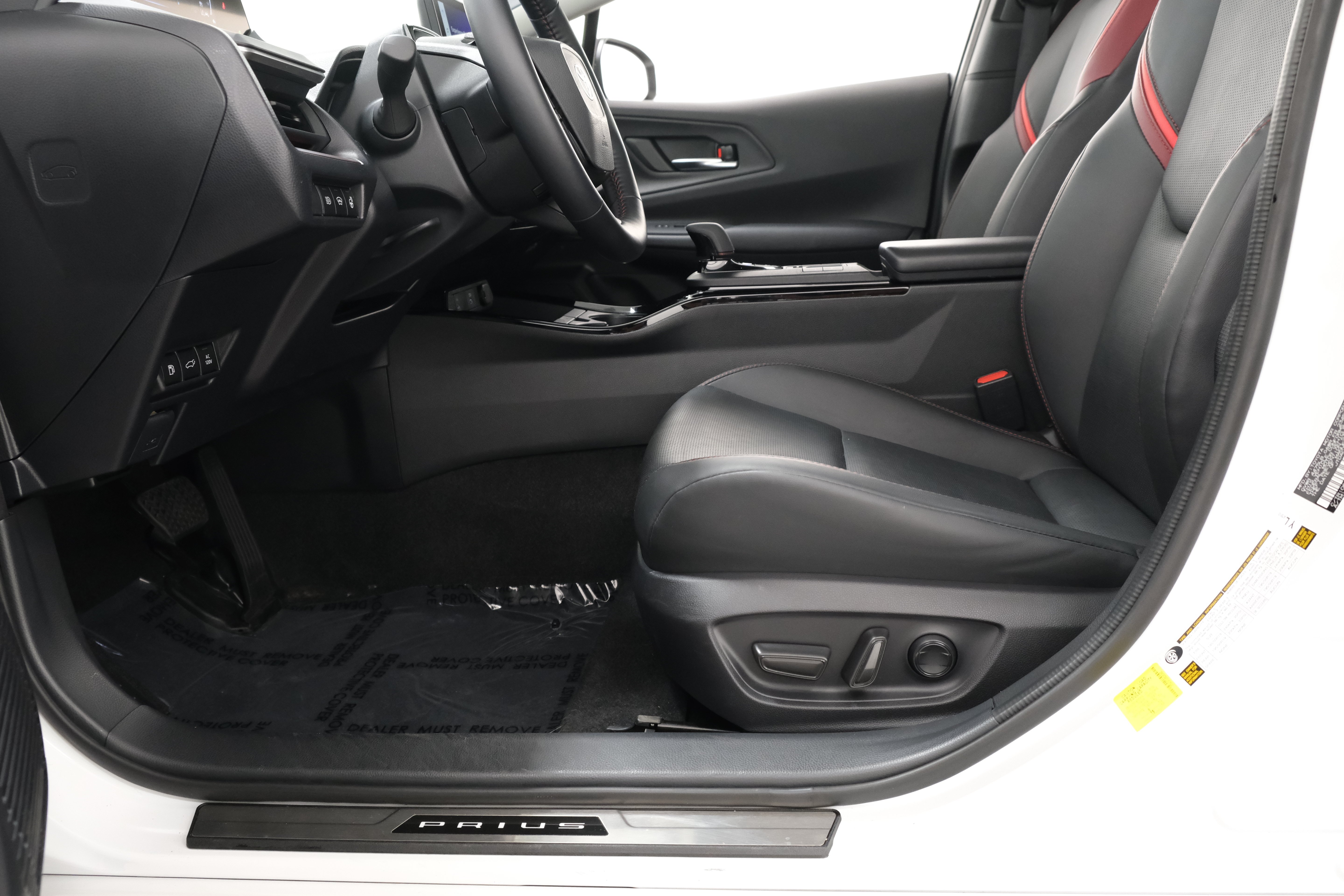 Certified Used 2025 Wind Chill Pearl Toyota XSE Premium image 33