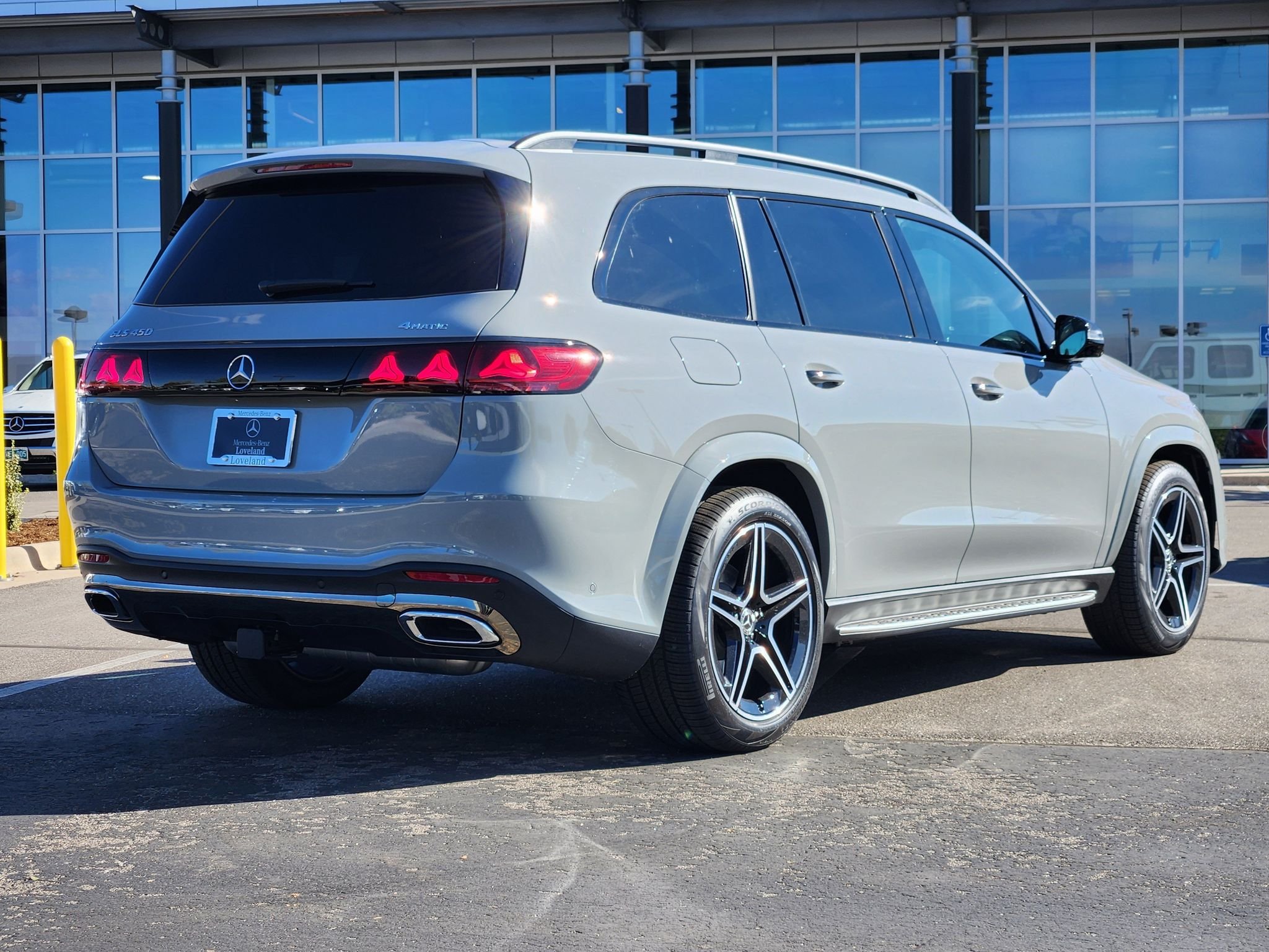New 2027 MANUFAKTUR Alpine Grey Mercedes-Benz GLS 450 4MATIC® image 2