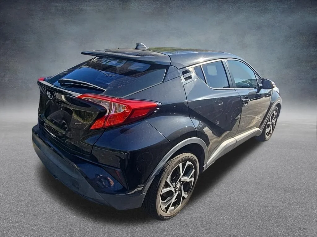Used 2018 Black Toyota XLE image 7