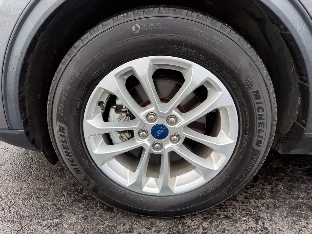 Certified Used 2022 Gray Ford SE image 11