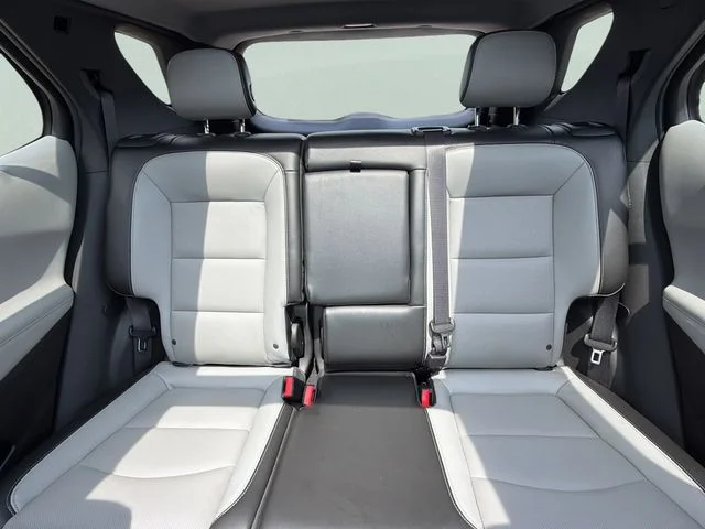 Used 2019 White Chevrolet Premier image 17