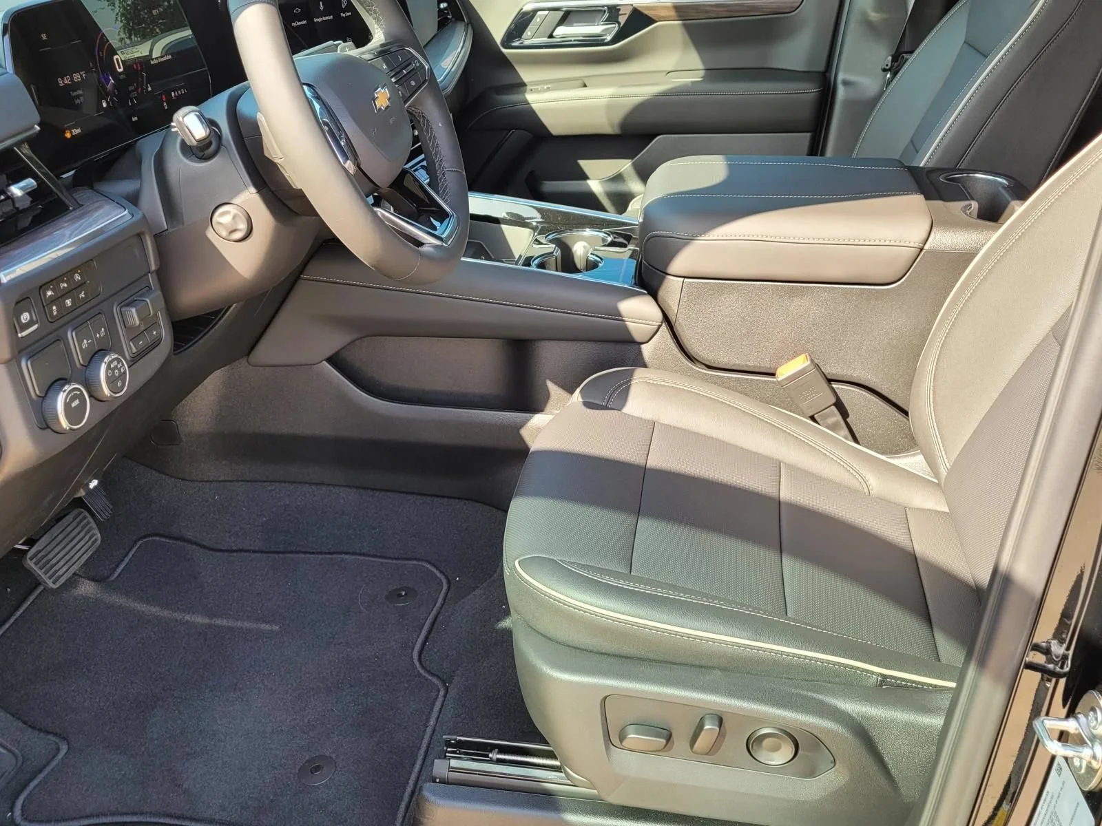 2026 Chevrolet Tahoe Premier - Photo 17