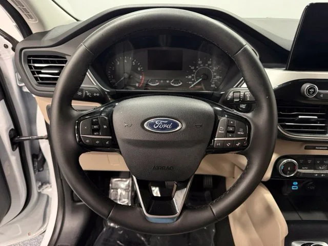 Used 2022 White Ford SEL image 19