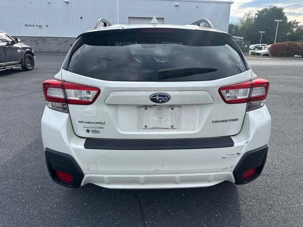 Used 2019 Crystal White Pearl Subaru 2.0i Premium image 4