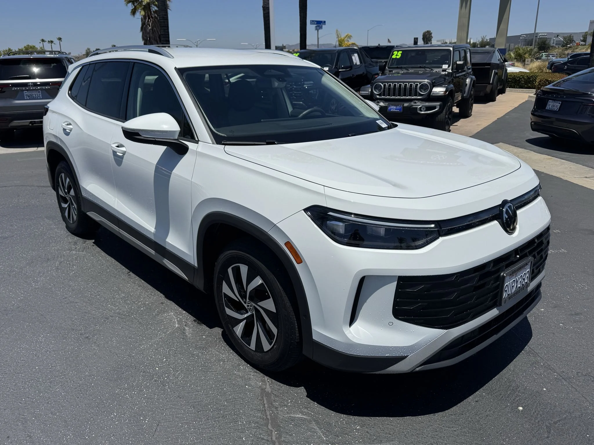 Certified Used 2025 Pure White Volkswagen S image 1