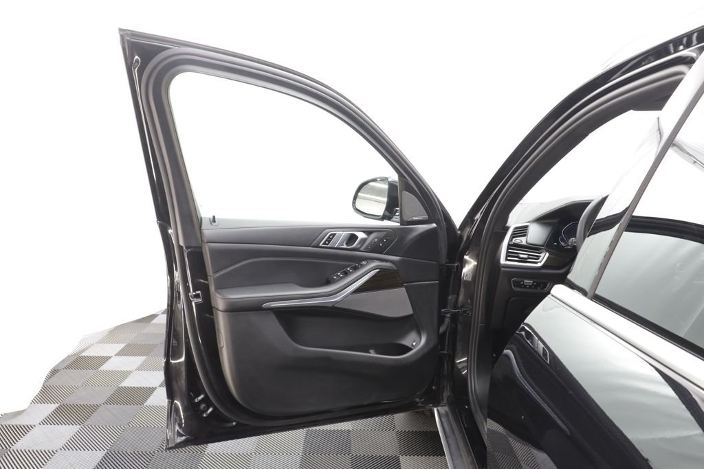 Certified Used 2023 Black Sapphire Metallic BMW xDrive45e image 5