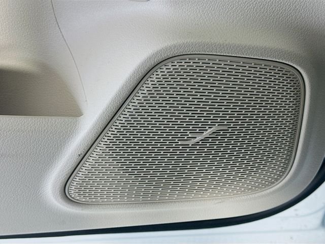 New 2026 Polar White Mercedes-Benz GLB 250 image 18