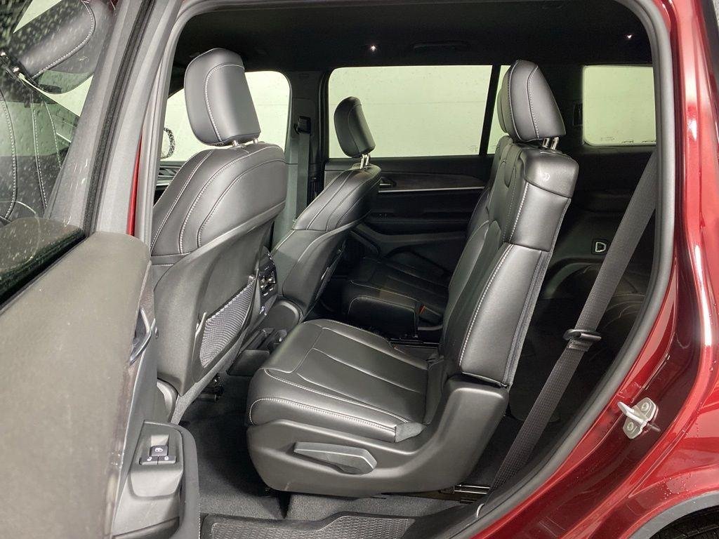 Used 2025 Velvet Red Pearlcoat Jeep Limited image 25