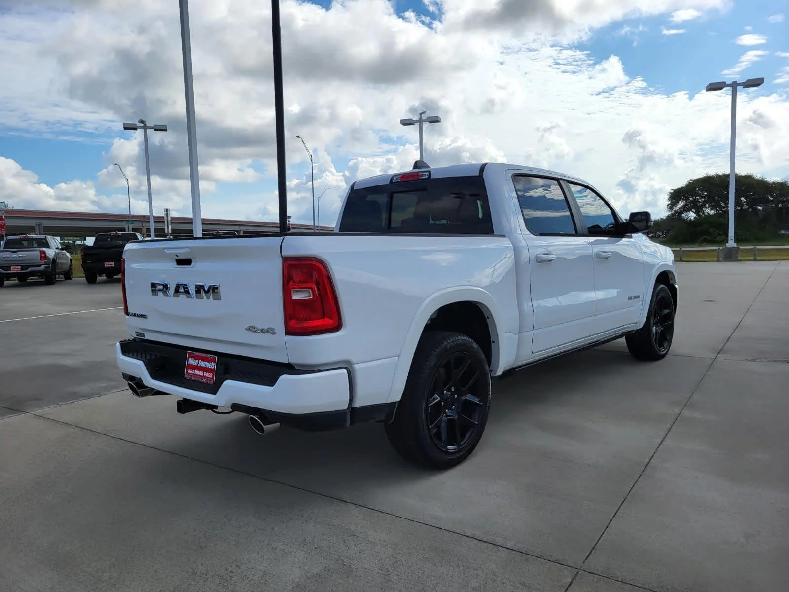 2026 RAM 1500 Laramie - Photo 5