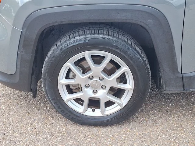 Used 2020 Gray Jeep Latitude image 15