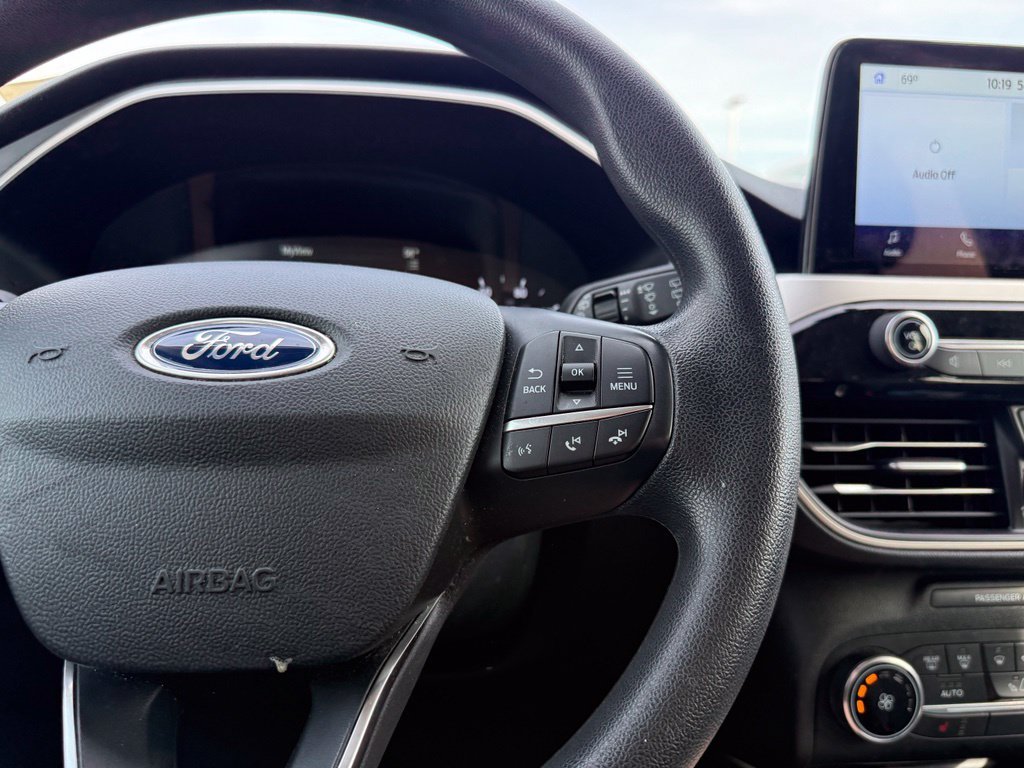 Used 2020 White Ford SE image 9