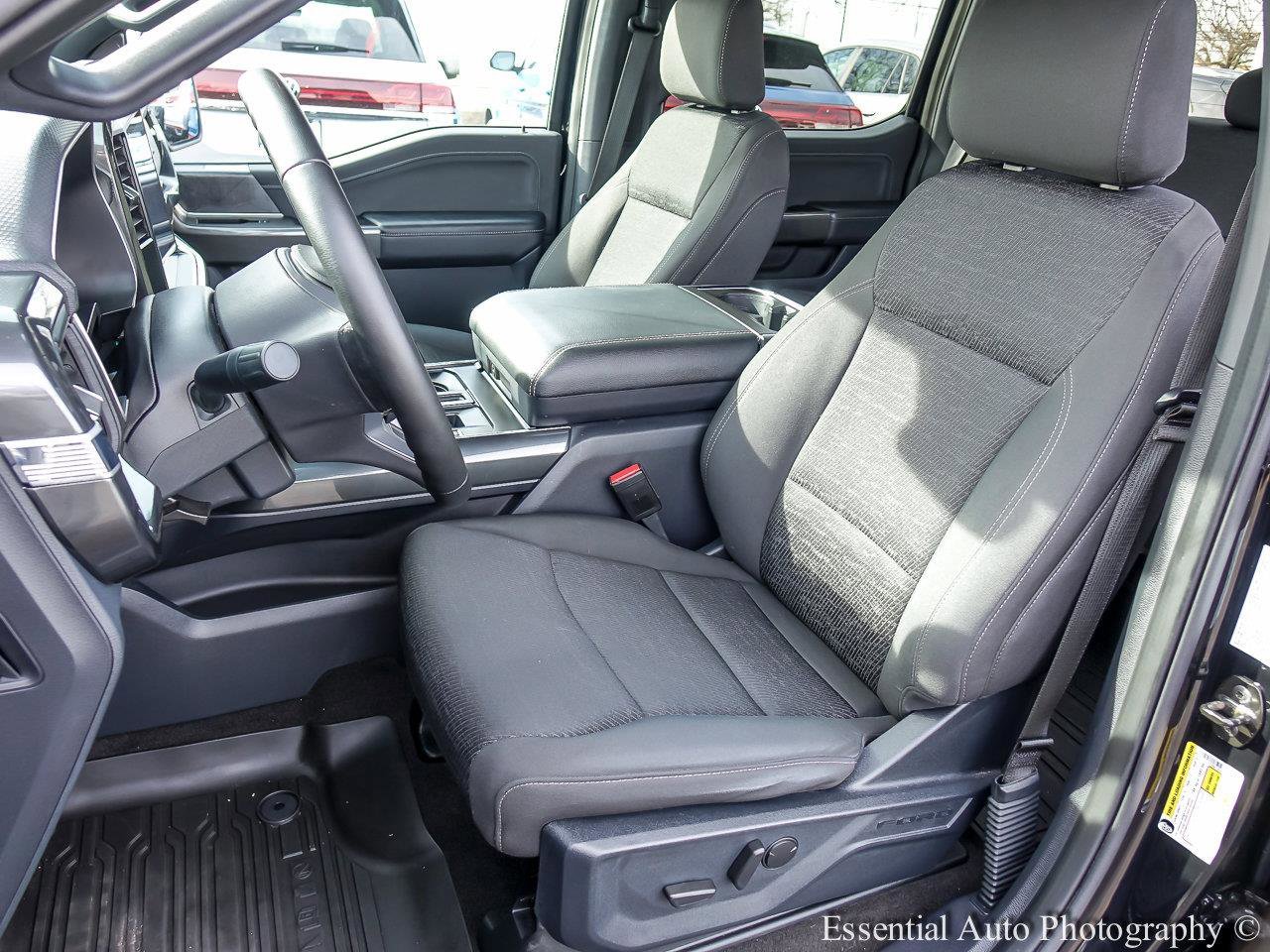 Used 2023 Agate Black Metallic Ford XLT image 8