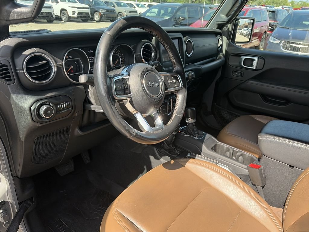 Used 2021 Gray Jeep Unlimited Sahara image 10