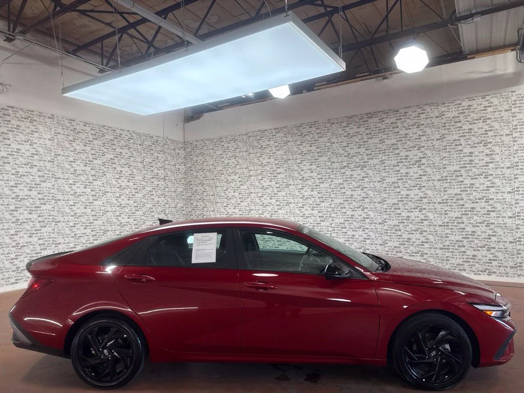Used 2026 Ultimate Red Hyundai SEL Sport image 8