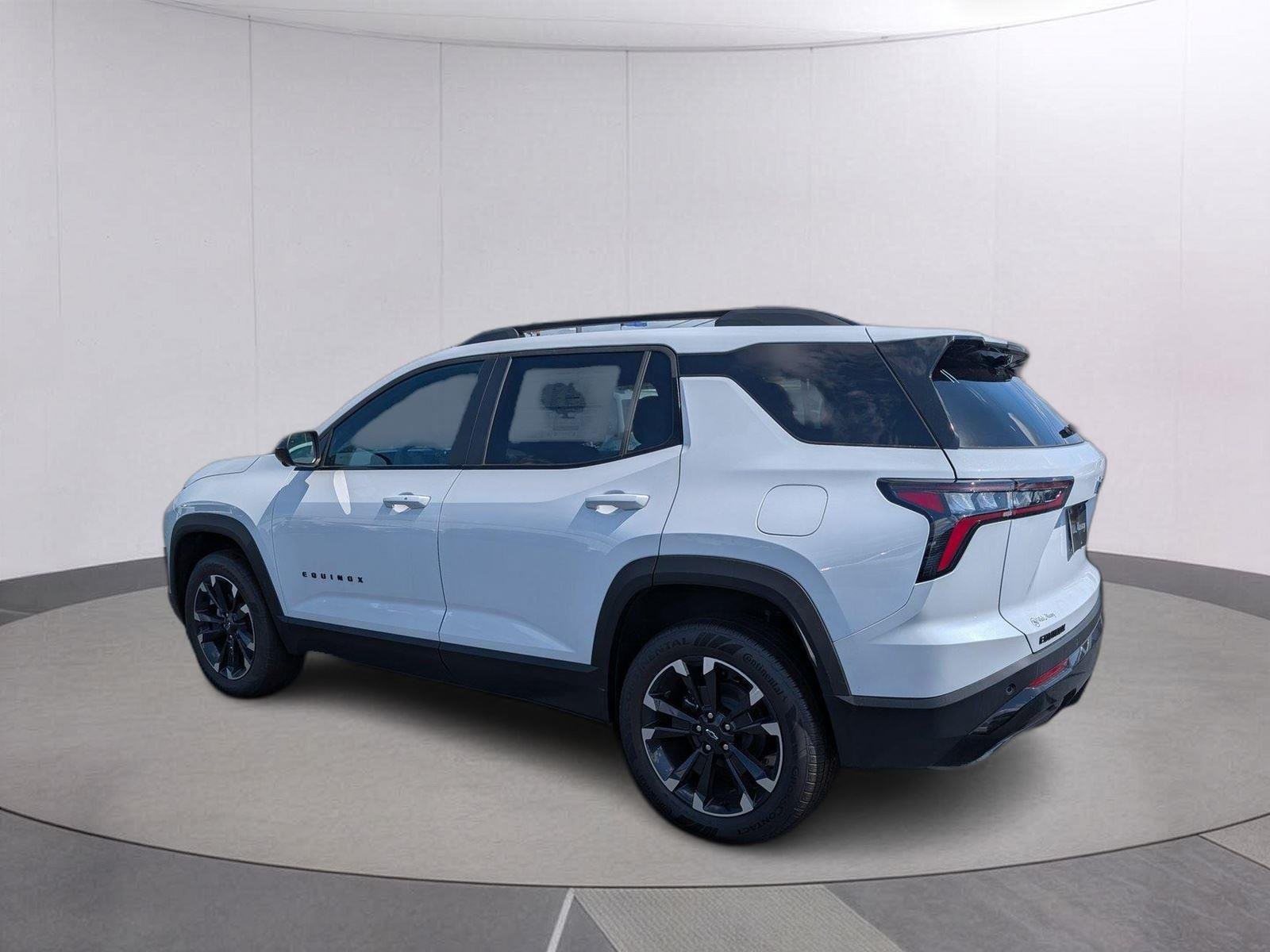 New 2026 Polar White Tricoat Chevrolet RS image 5