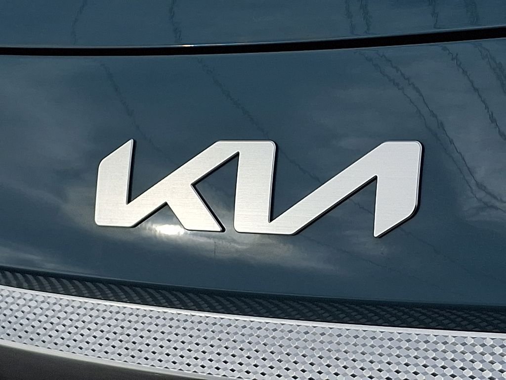 New 2026 Pluton Blue / Black Roof Kia S image 11