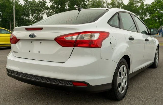 Used 2014 White Ford S image 6