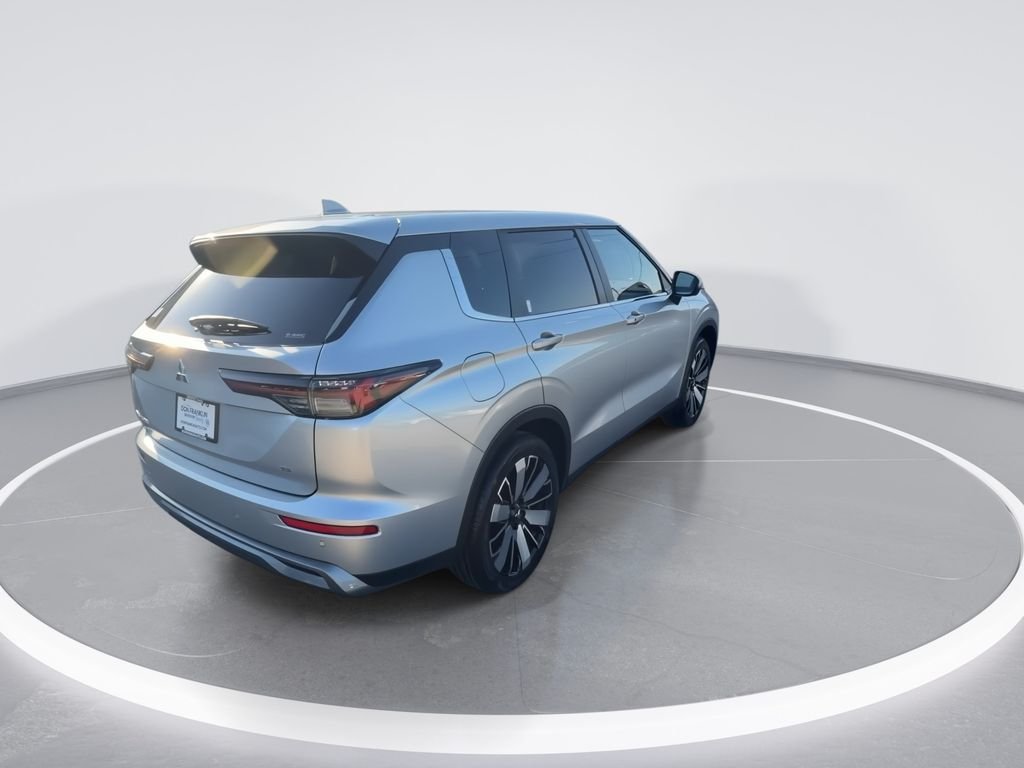 New 2026 Silver Mitsubishi SE image 8