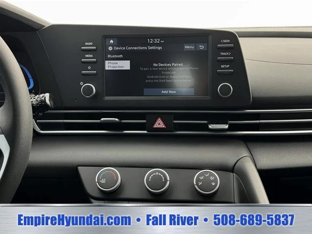 2025 Hyundai Elantra SE - Photo 19