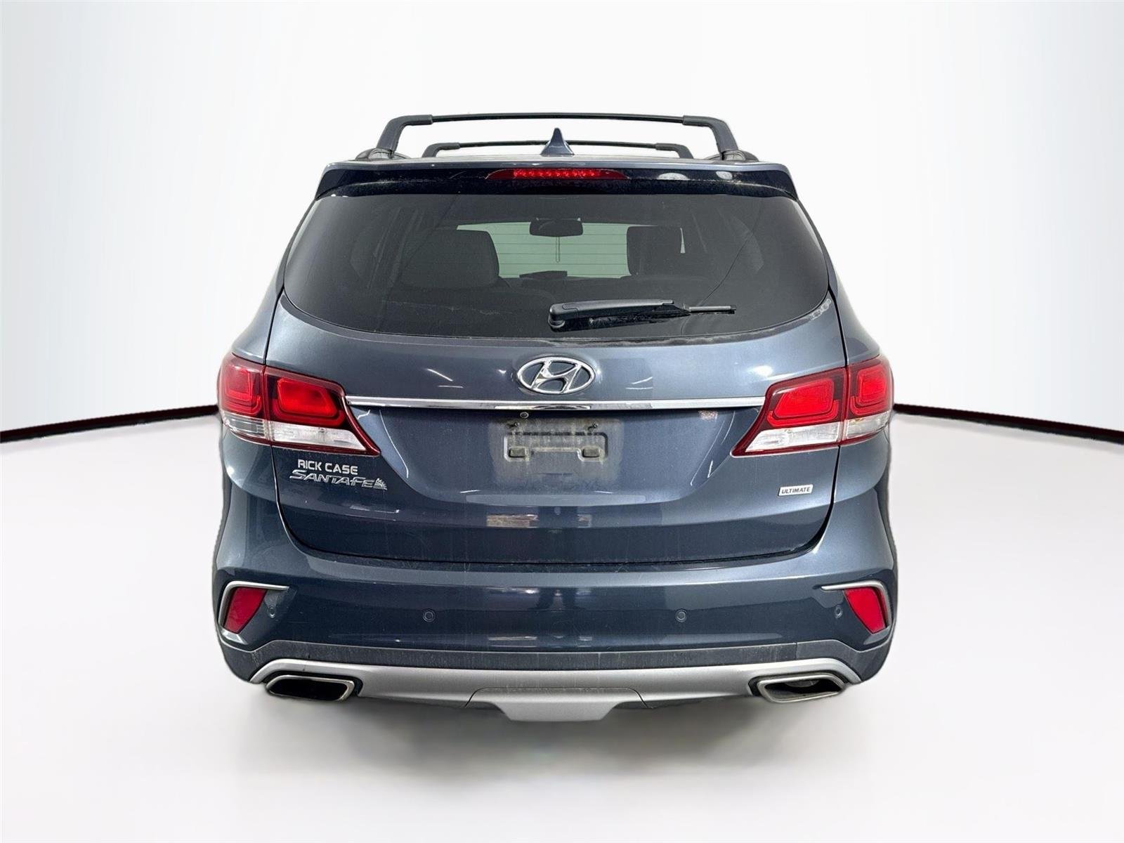 2017 Hyundai Santa Fe SE Ultimate photo 2