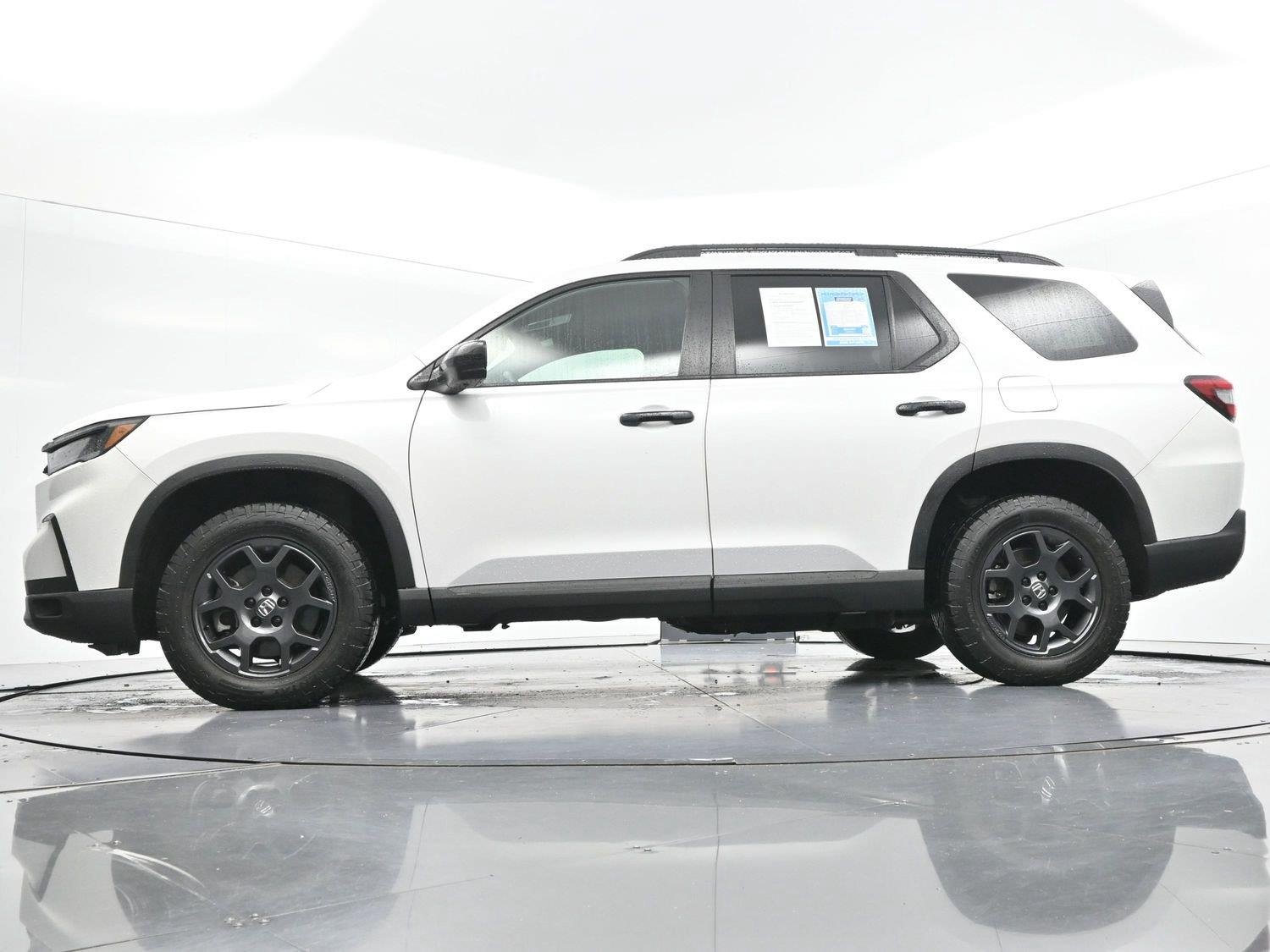 Used 2024 Platinum White Pearl Honda TrailSport image 57
