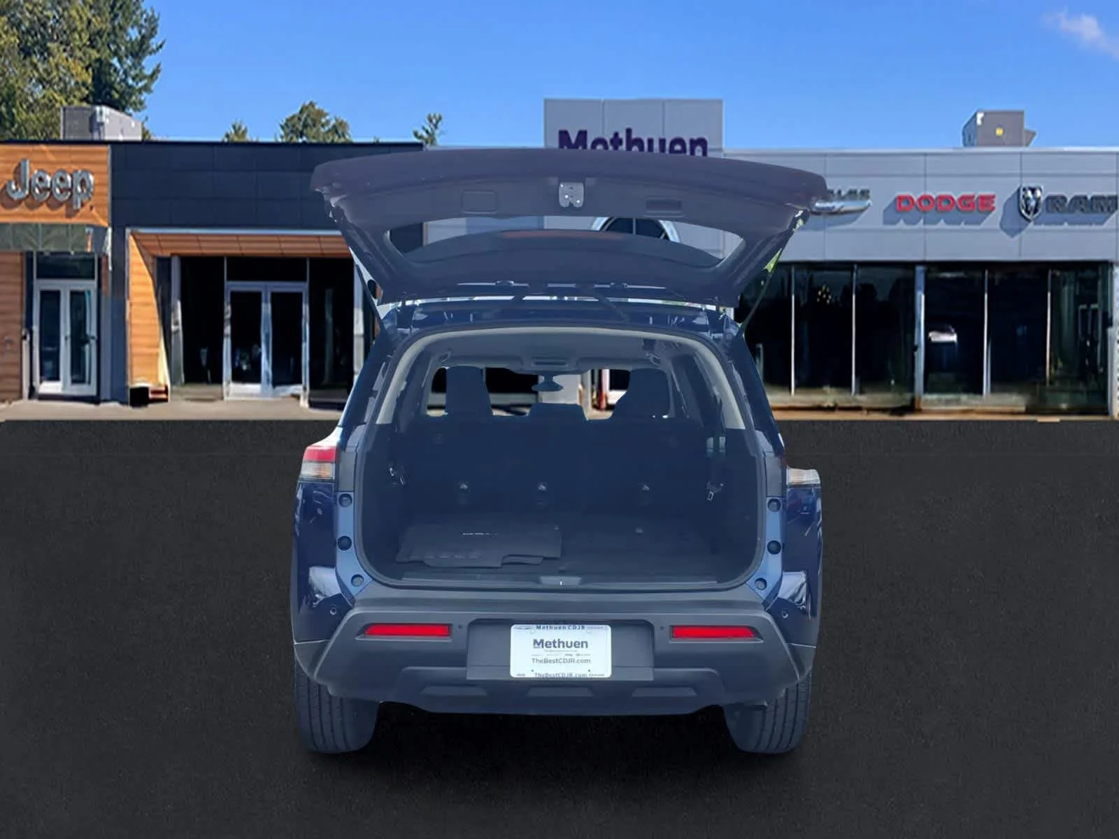 Used 2024 Deep Ocean Blue Pearl Nissan SV image 10