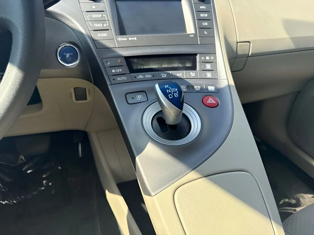 Used 2013 Beige Toyota Three image 13