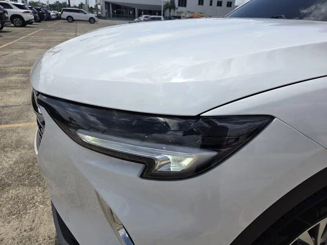 Used 2023 Summit White Buick Preferred image 10