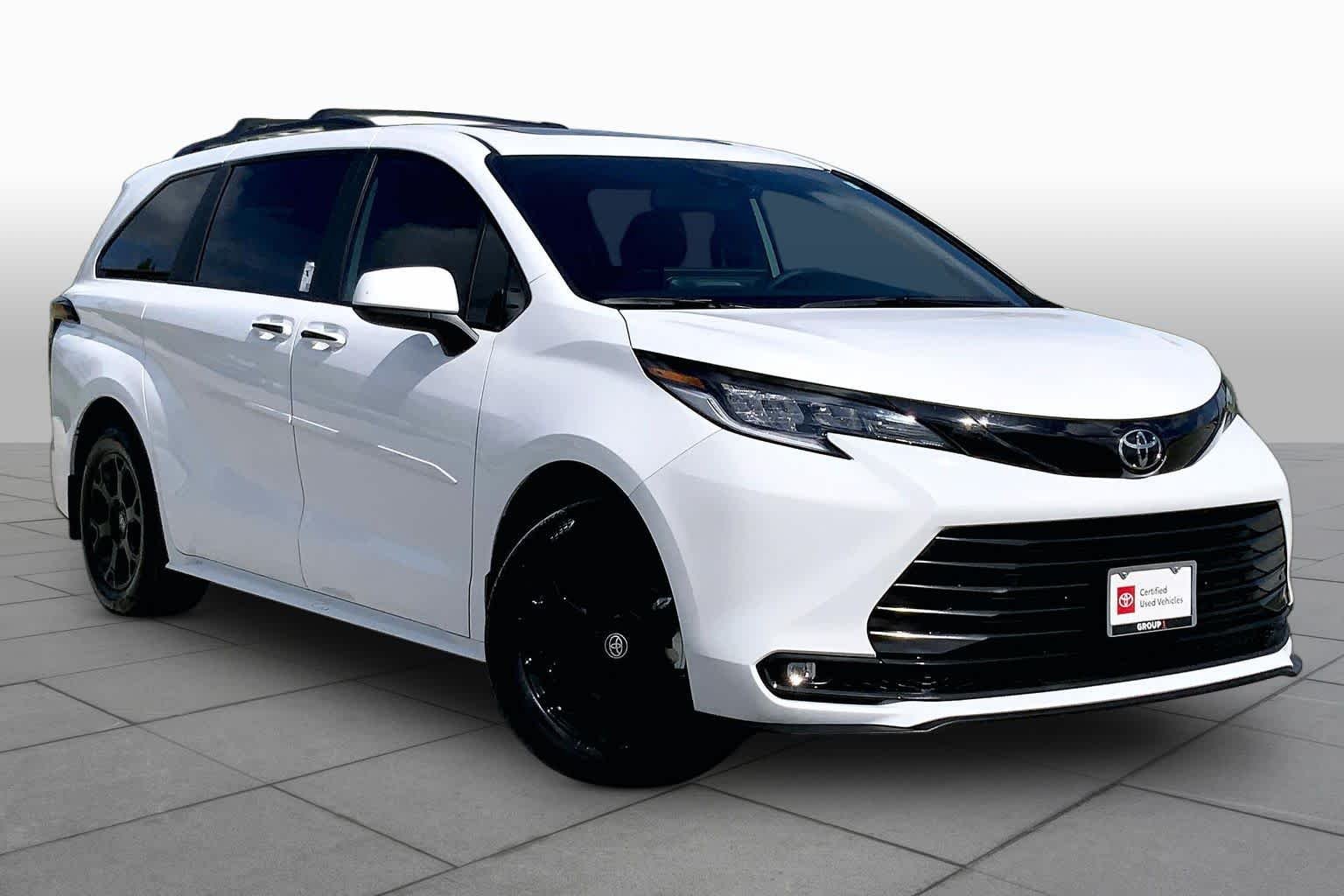 Used 2026 Ice Cap Toyota Woodland Edition image 3