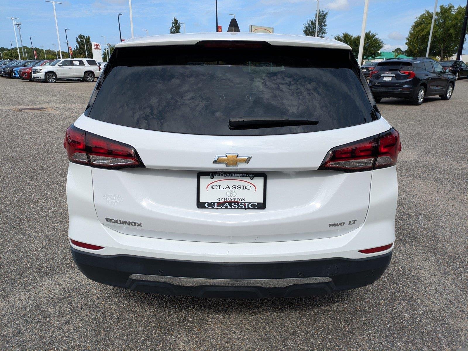 Used 2022 Summit White Chevrolet LT image 5
