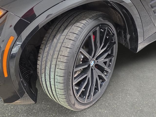 Certified Used 2024 Black Sapphire Metallic BMW xDrive40i image 27