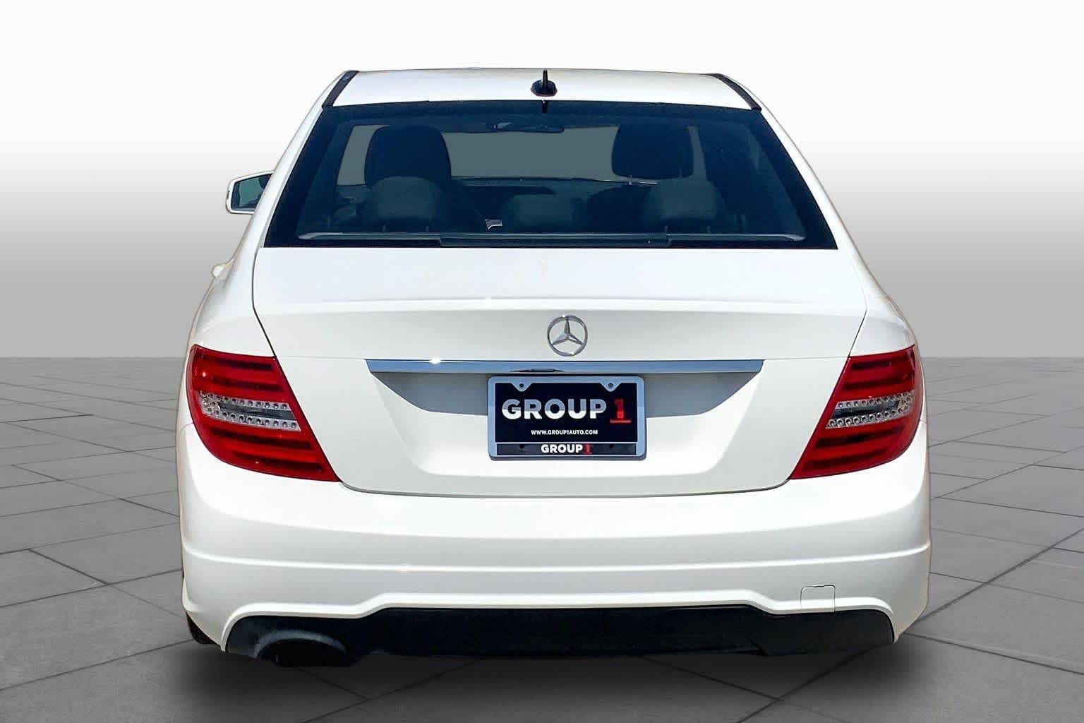 Used 2012 Arctic White Mercedes-Benz C 250 Luxury image 4