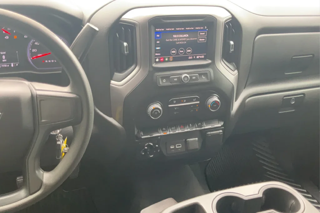 Used 2022 SILVER ICE METALLIC Chevrolet Custom image 15